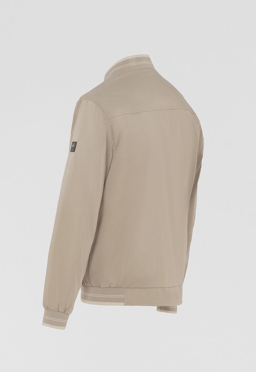 Ветровка HX2345